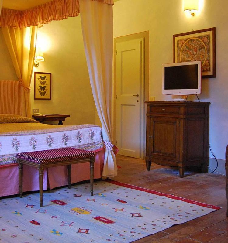 Villa-il-Poggiale-Suite-03_0.jpg